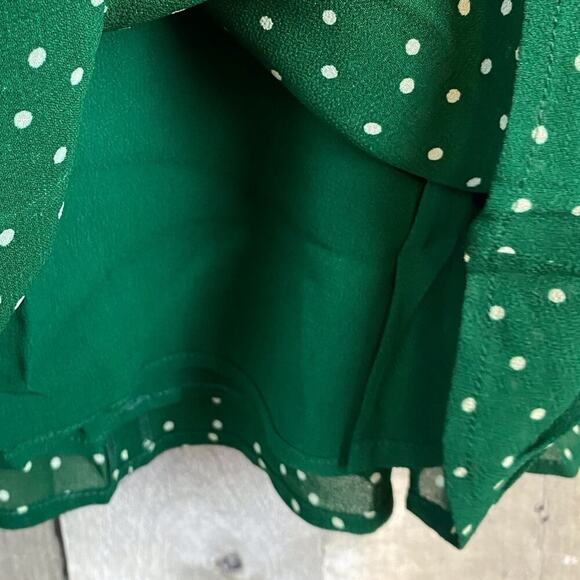 Reformation The Beatrice Dress in Kelly Green Polka Dots Size 0. - Picture 6 of 12